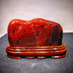 精美雞血石擺件
