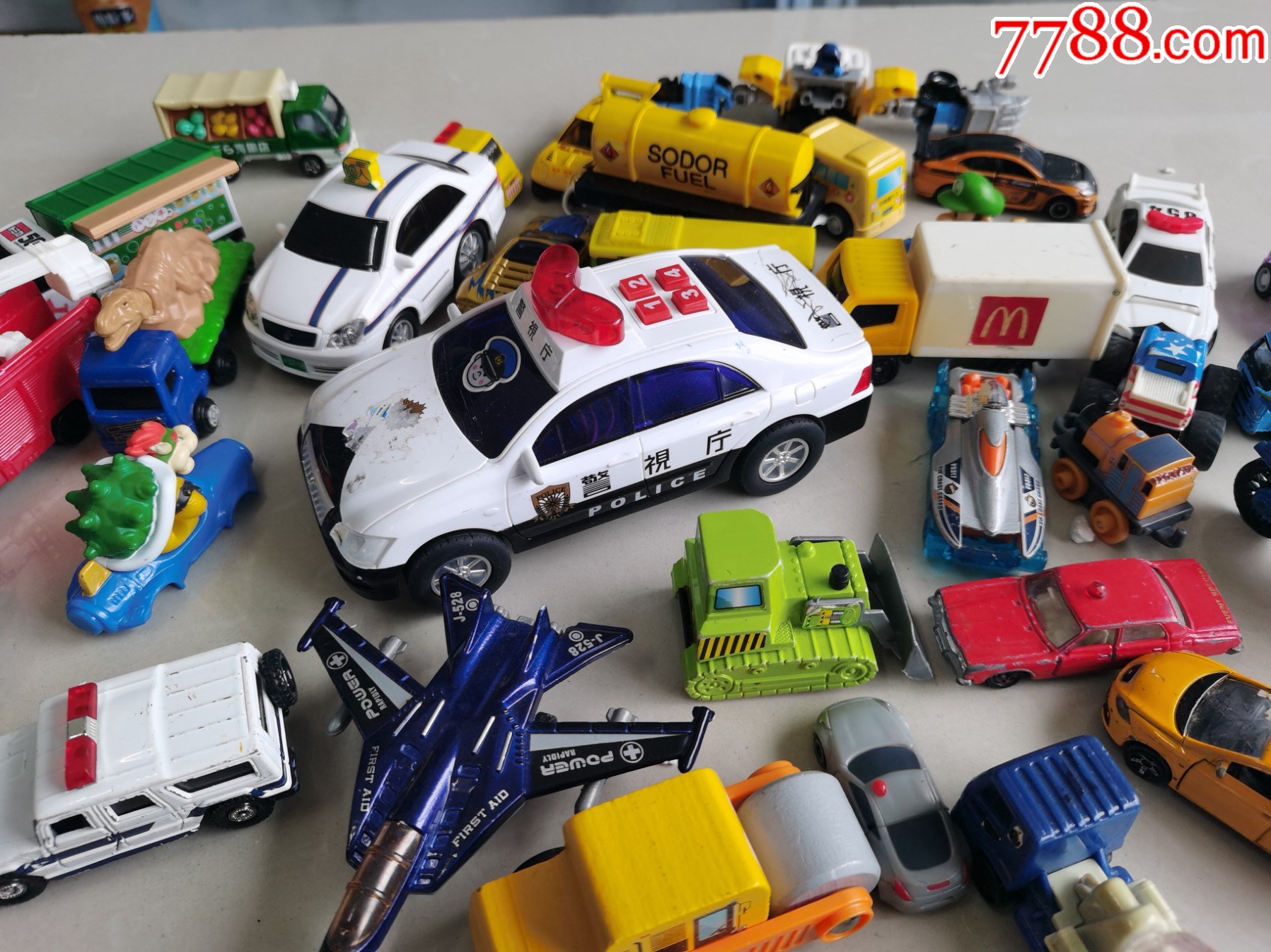 鐵皮塑料玩具車兒童玩具飛機懷舊土方車罐車挖掘機消防車動畫80-90懷舊_價格27元_第1張_