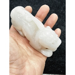 原味極美品和田白玉雕瑞獸擺件個(gè)