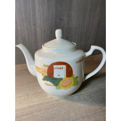 珍藏收清代宫廷乾清宫藏极品青花瓷碗一对品相完好画工精细配老漆器盒一