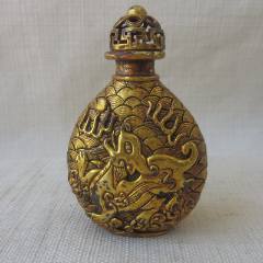 铜鎏金鼻烟壶通体鎏金满工鼻烟壶瓶身浮雕瑞兽与海水纹-鼻烟壶-7788旧书网