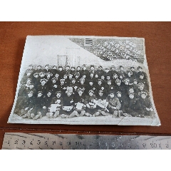 安圖縣地方國營模范廠礦暨先進小組勞動模范全體合影1952.12.11于石灰子廠