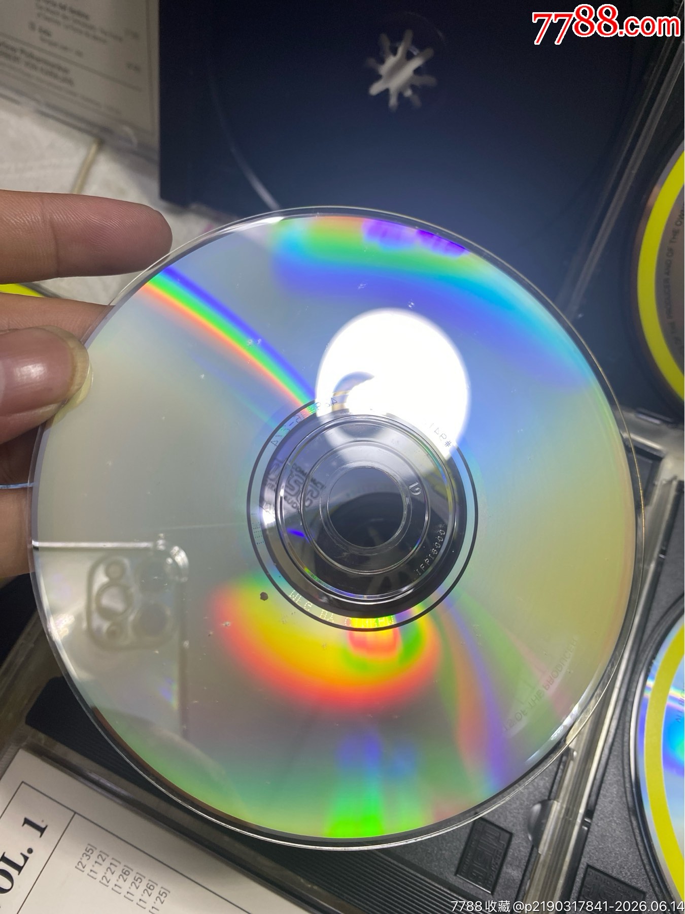 卡拉揚(yáng)。經(jīng)典精選合集。5Cd。加拿大版。95新。2張有一兩個(gè)透光點(diǎn)。_價(jià)格80元_第10張_