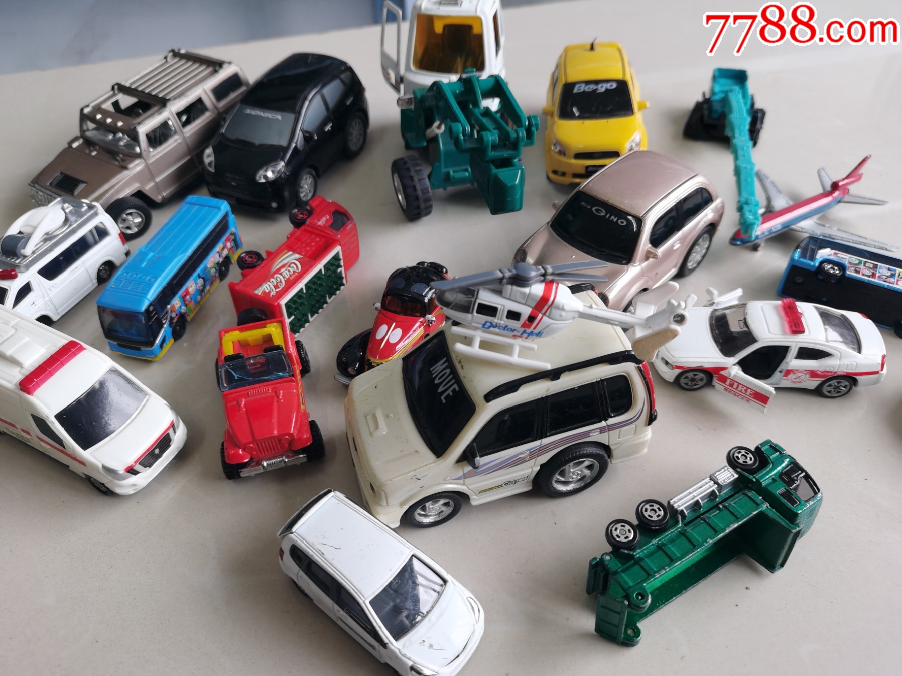 鐵皮塑料玩具車兒童玩具飛機可口可樂車懷舊土方車罐車挖掘機消防車動畫80-90懷舊_價格27元_第1張_
