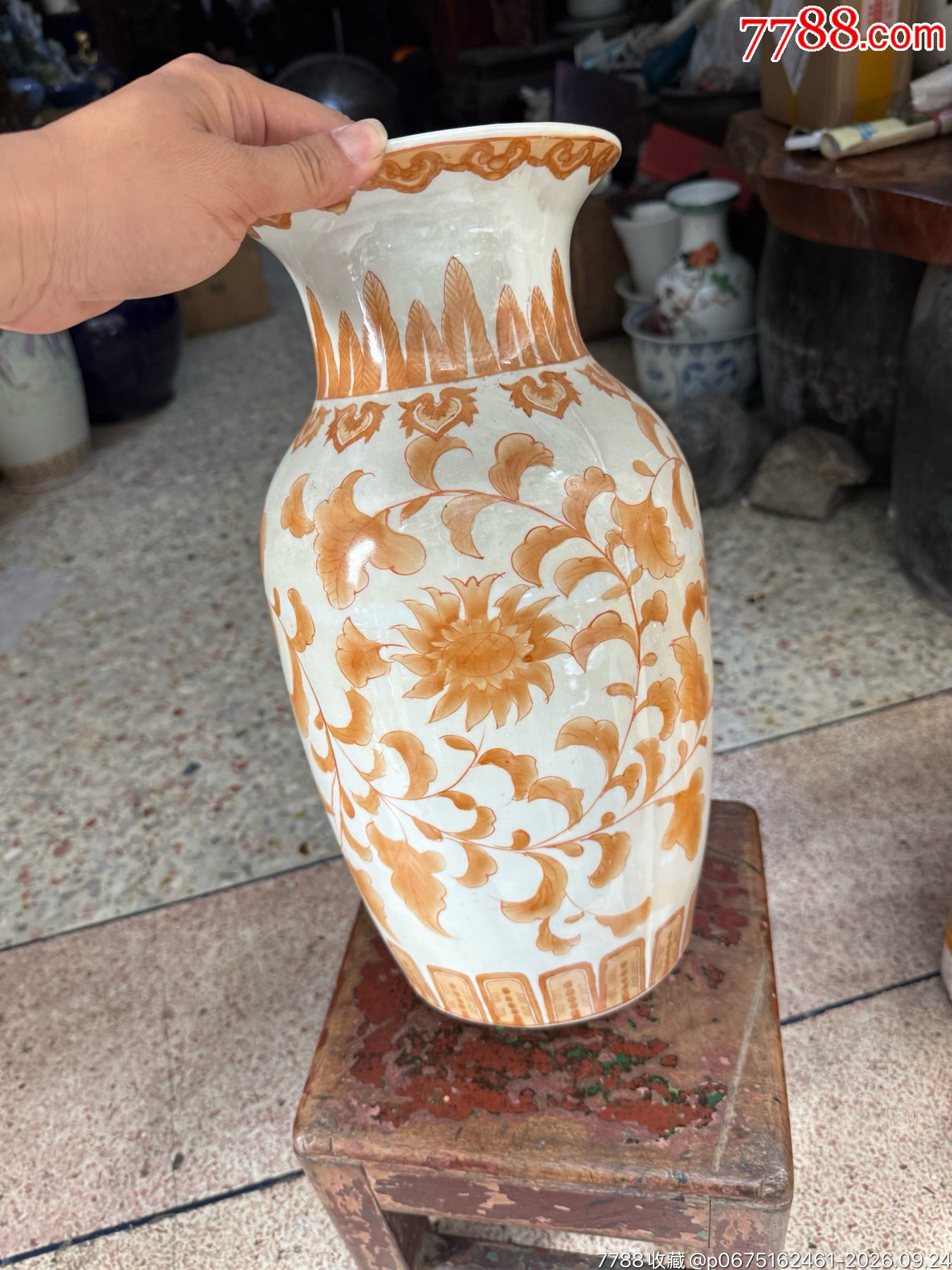 五六七老景德镇花瓶，底部开孔了也可以改台灯座，画功精湛，如图所见发