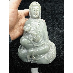 原味極美品純天然和田青白玉雕厚重觀(guān)音一尊(au44404029)