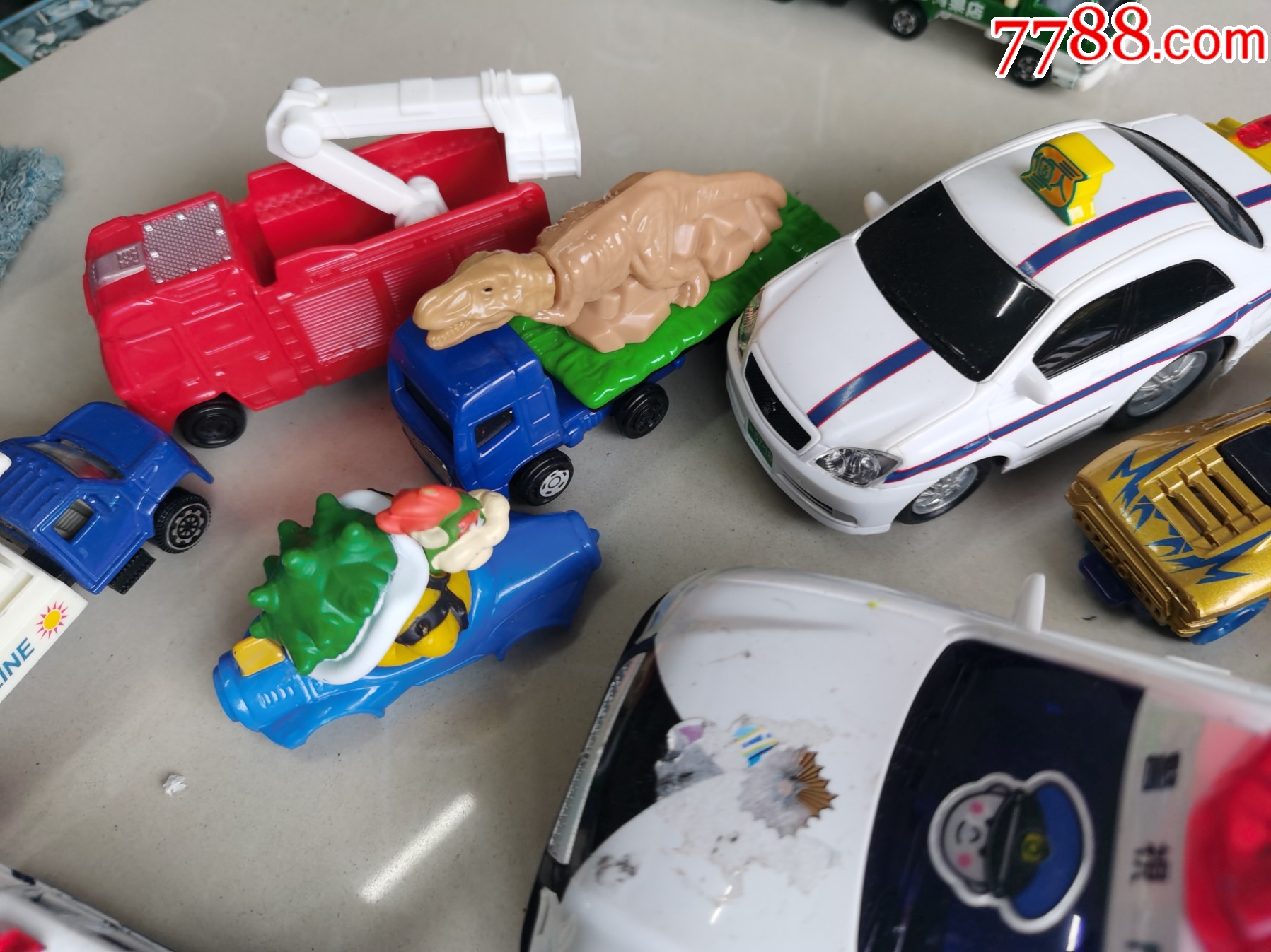 鐵皮塑料玩具車兒童玩具飛機懷舊土方車罐車挖掘機消防車動畫80-90懷舊_價格27元_第3張_