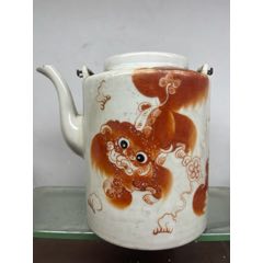 民间收到，【张義泰造】，“太师少宝”画彩老瓷壶一把，保存完整，值得