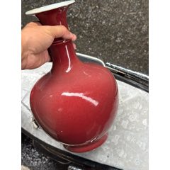 欧洲回流，解放初567郎红天球瓶品相：全品。口沿有开片加深尺寸：如图