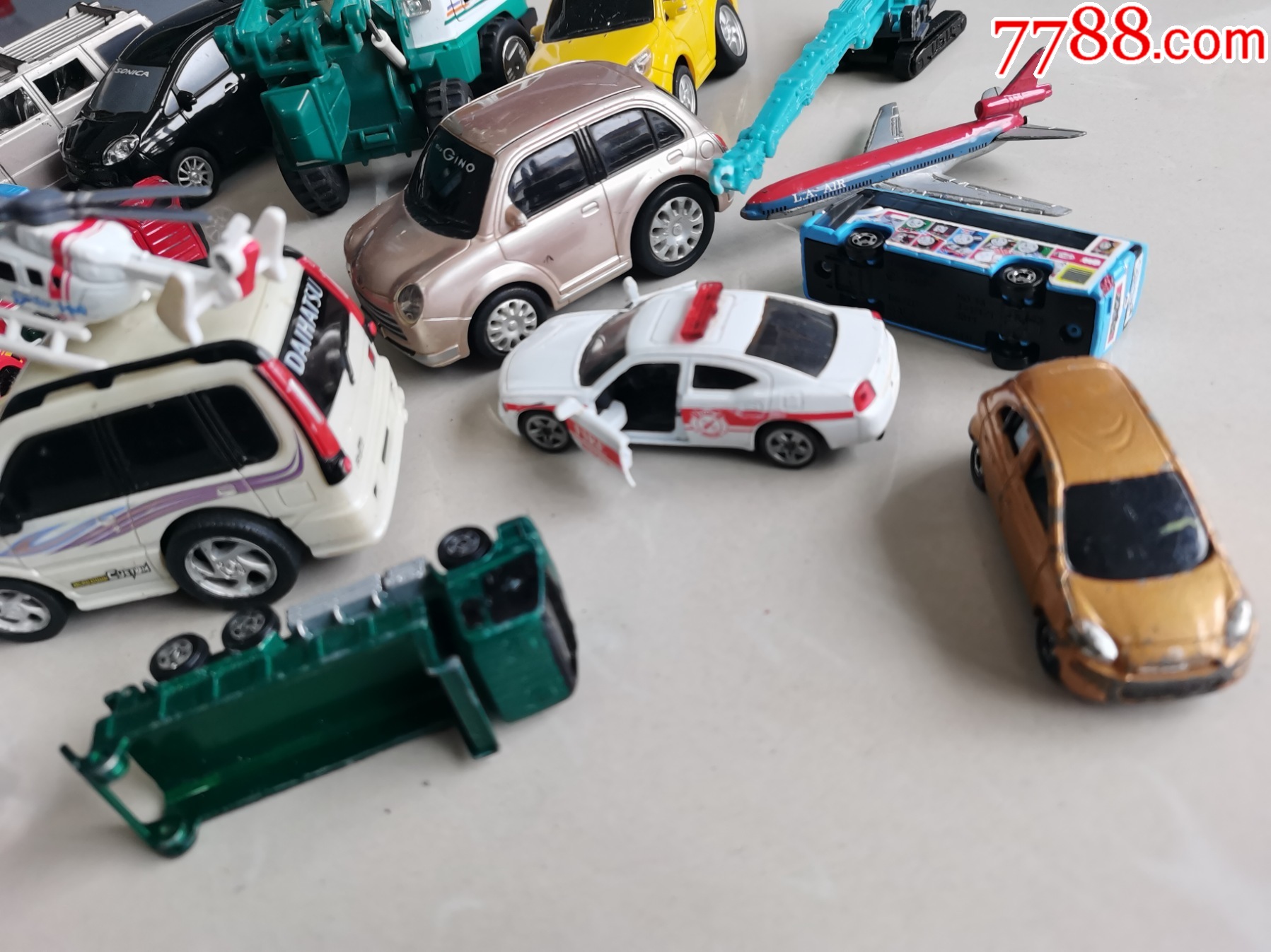 鐵皮塑料玩具車兒童玩具飛機可口可樂車懷舊土方車罐車挖掘機消防車動畫80-90懷舊_價格27元_第2張_