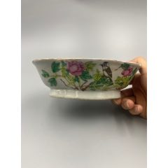 歐洲回流，晚清宣統(tǒng)時期大名家張子英花鳥粉彩供碗。畫工精細，絕對算是同類題材中