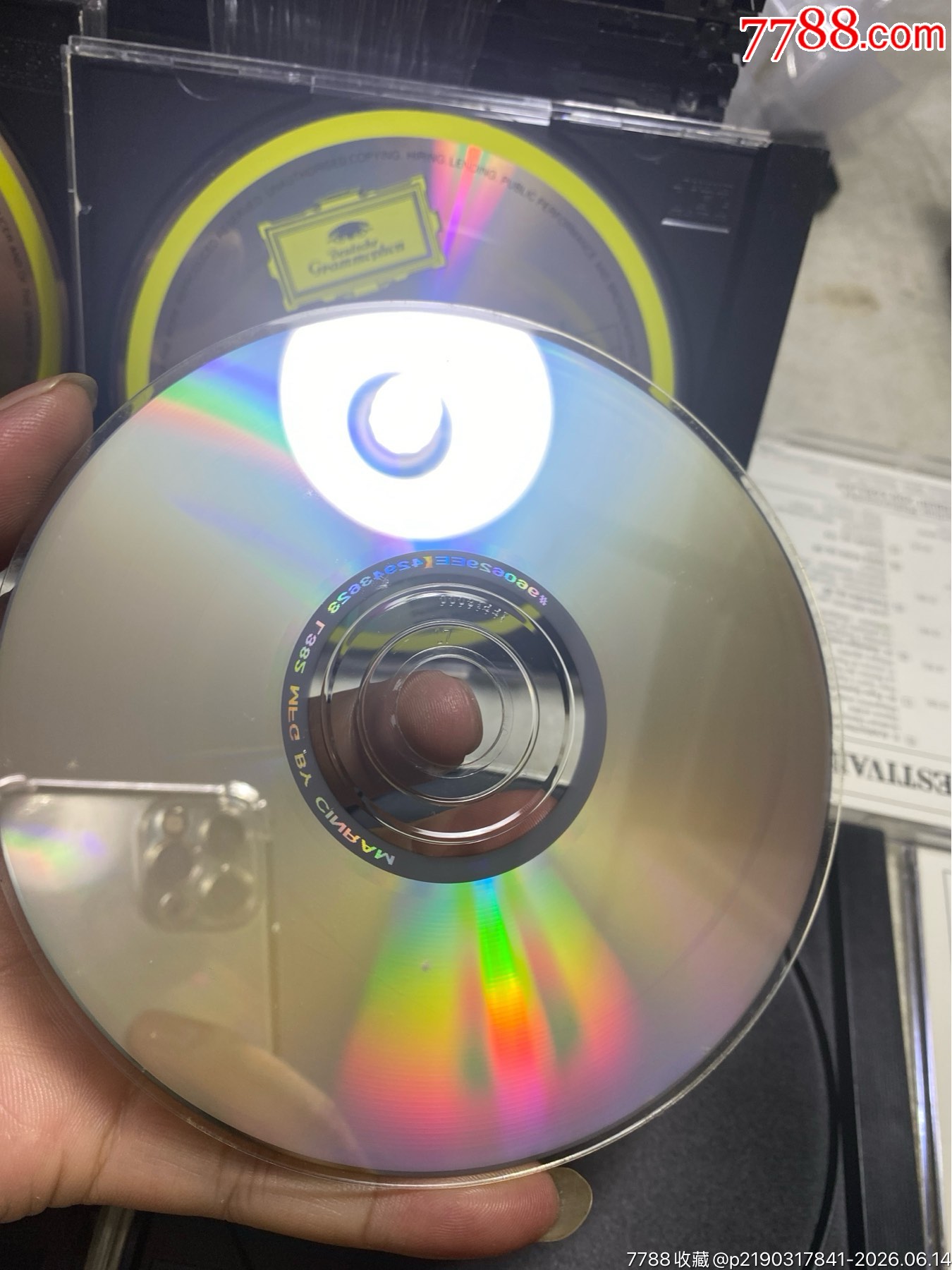 卡拉揚(yáng)。經(jīng)典精選合集。5Cd。加拿大版。95新。2張有一兩個(gè)透光點(diǎn)。_價(jià)格80元_第9張_