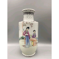歐洲回流，五十年代三隆款細(xì)路粉彩仕女圖棒槌瓶。畫(huà)工精細(xì)，絕對(duì)算是同