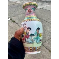 567时期景德镇制人物瓶__【7788笔筒】