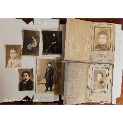 老照片，2張精裝，特別1個(gè)有年份，有相館，品相自然老舊，(au44711182)